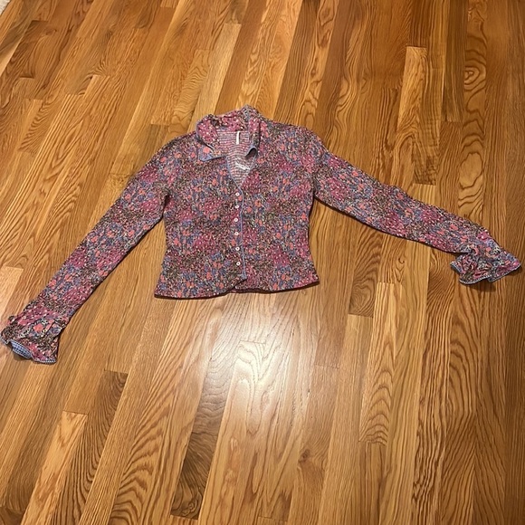 NWT Free People Amelia Printed Blouse Bell Sleeve Blouse $138 Size M or L - Picture 3 of 16